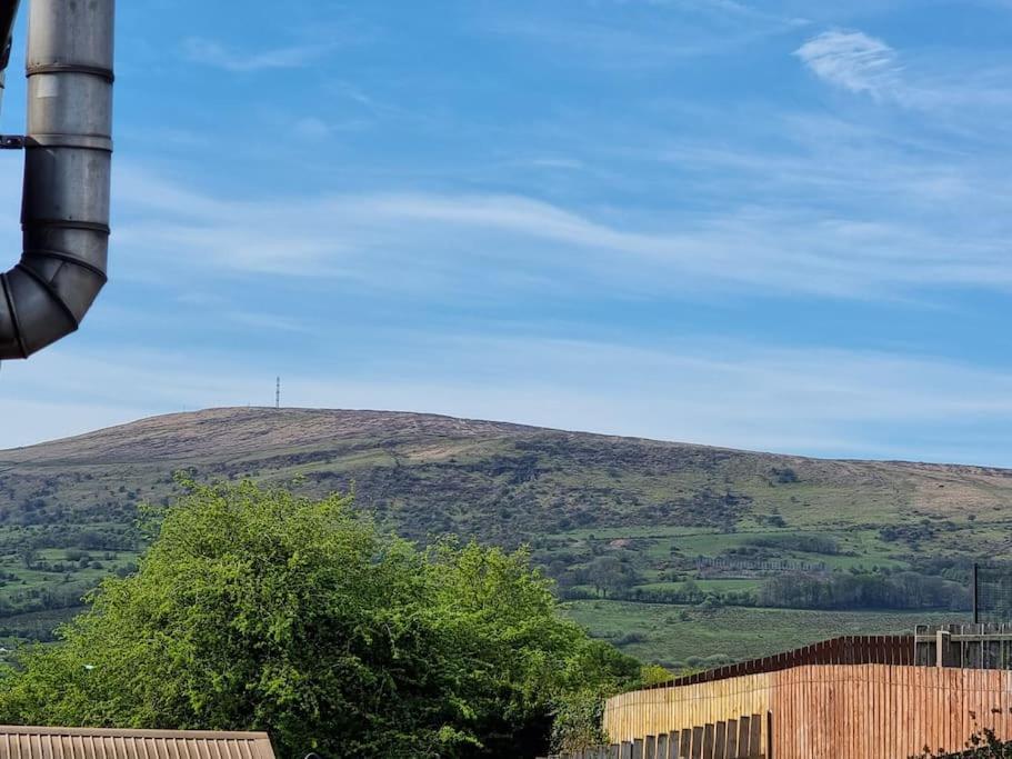 Spacious House City Skyline And Mountain Views Close Too Belfast Centre And Airports Free Parking Exterior photo