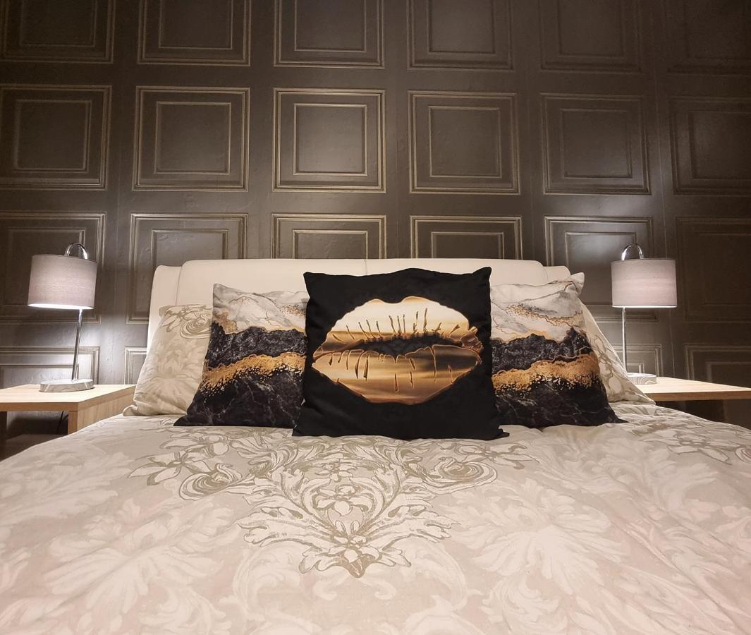 Spacious House City Skyline And Mountain Views Close Too Belfast Centre And Airports Free Parking Exterior photo