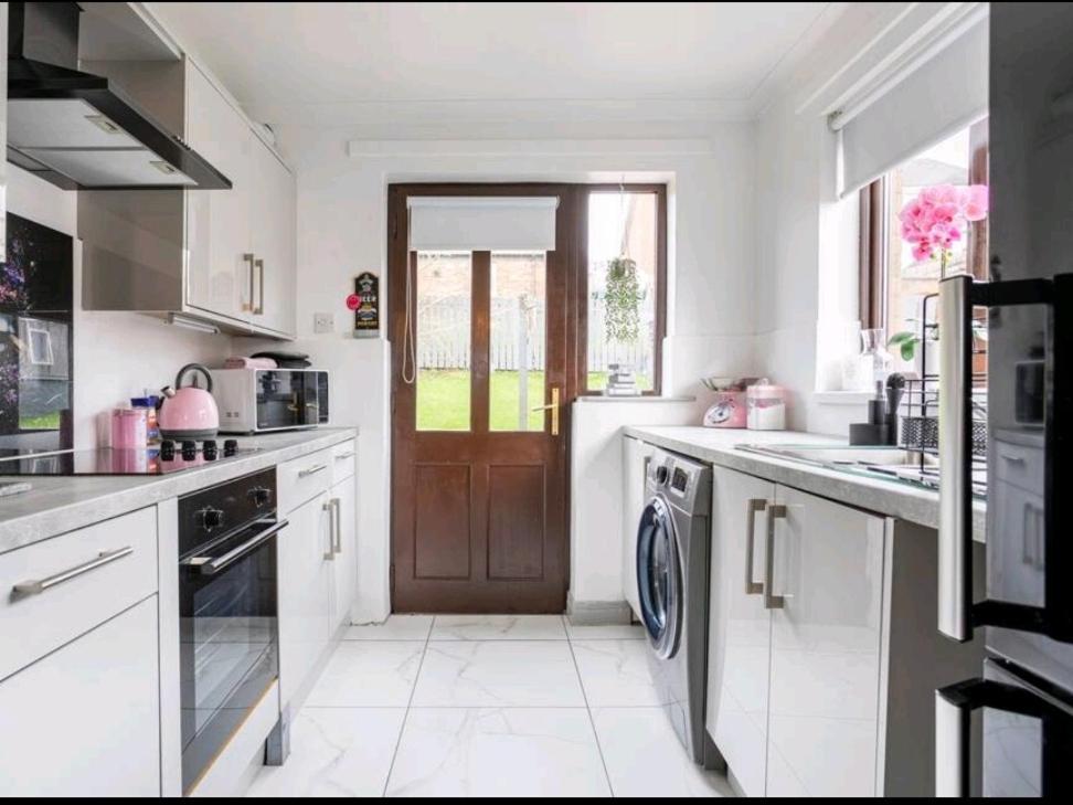 Spacious House City Skyline And Mountain Views Close Too Belfast Centre And Airports Free Parking Exterior photo