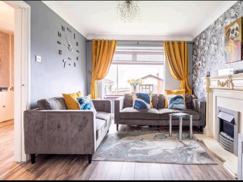 Spacious House City Skyline And Mountain Views Close Too Belfast Centre And Airports Free Parking Exterior photo