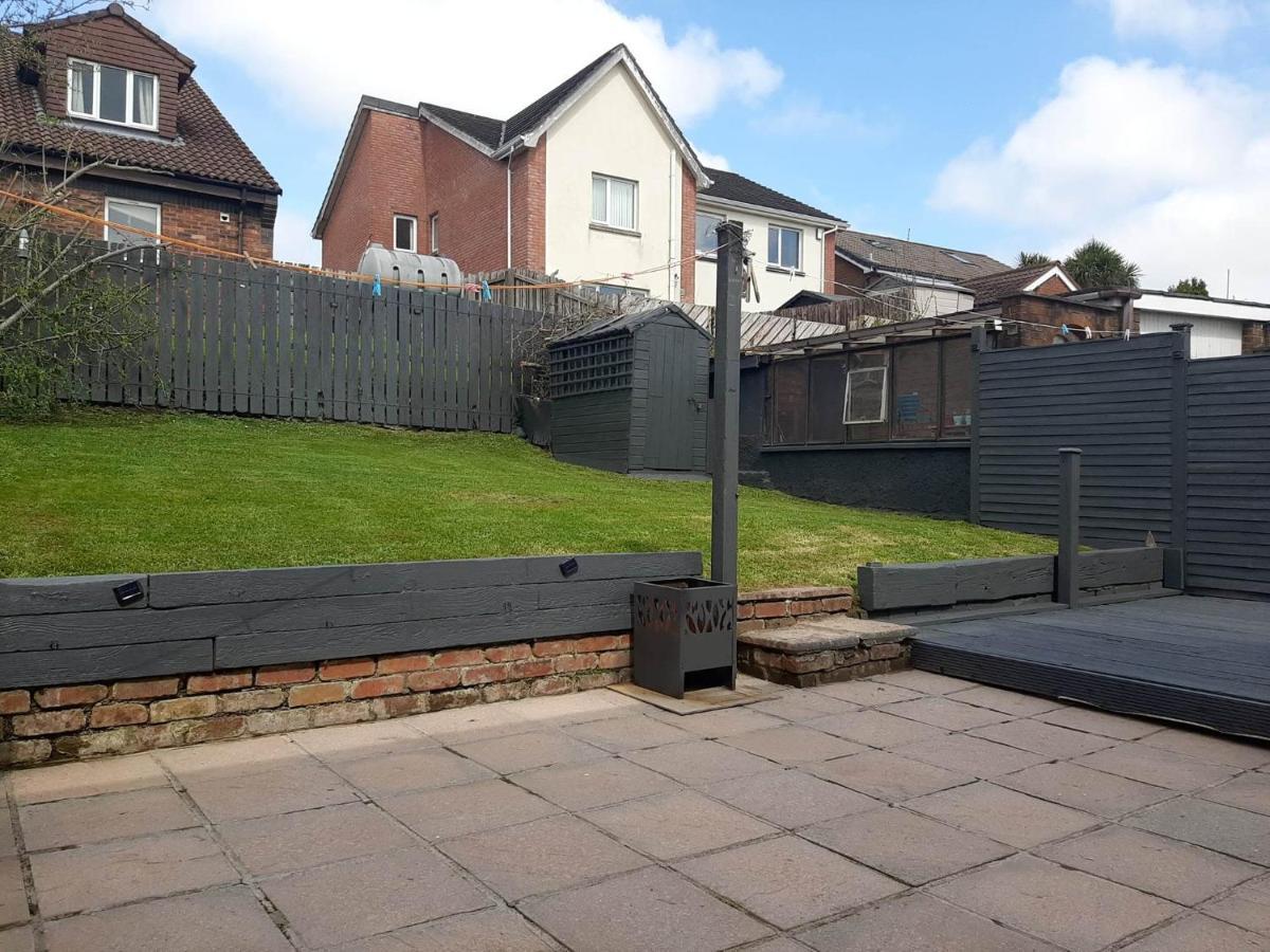 Spacious House City Skyline And Mountain Views Close Too Belfast Centre And Airports Free Parking Exterior photo